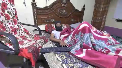 aakhan804 online show from April 4, 11:45 pm