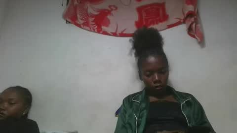 aangevelo online show from November 26, 1:03 am