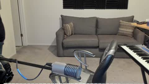 Aaron online show from January 1, 2:51 am