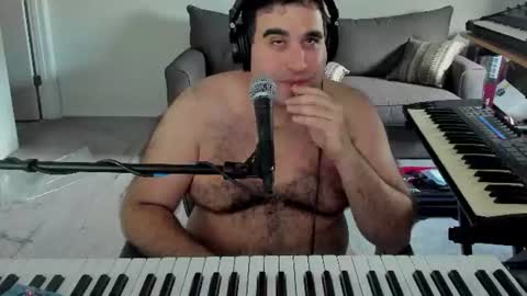 Aaron online show from July 9, 9:52 pm
