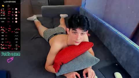 Aaron Bang online show from October 12, 1:31 am