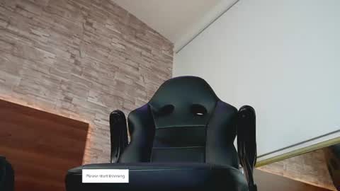 Aaron  online show from June 17, 6:07 am