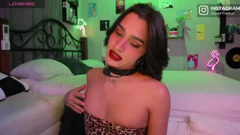 Aaron  online show from May 18, 4:07 am