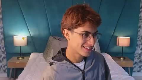 Aaron Ezequiel online show from July 13, 1:58 pm