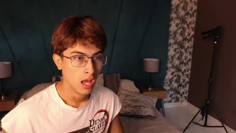 Aaron Ezequiel online show from July 16, 12:41 pm
