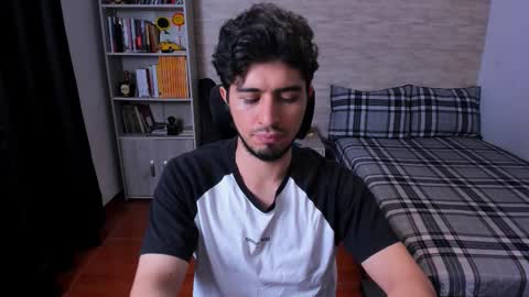 Aaron online show from November 29, 11:01 pm