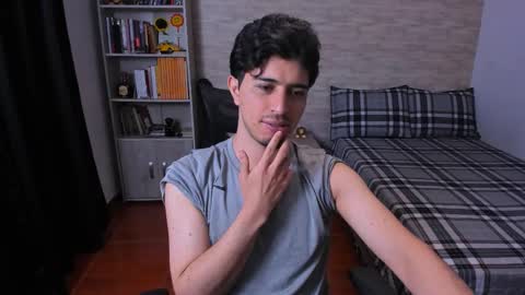 Aaron online show from December 22, 11:11 pm