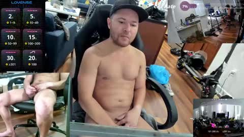 Snapshot of aaron_skye chatting on October 26, 7:35 pm Aaron Skye online show from October 26, 7:35 pm
