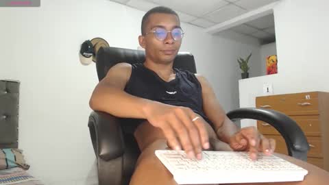 Heyy my name is Aaron online show from October 12, 1:09 am