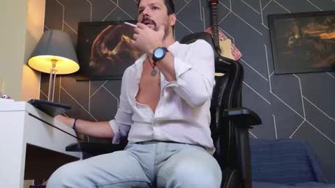 Aaron online show from November 10, 6:27 am