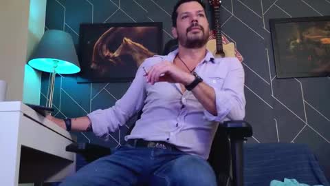 Aaron online show from February 20, 6:37 am