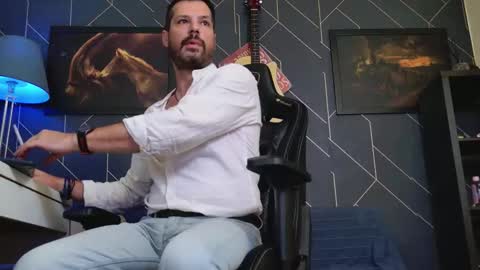 Aaron online show from October 26, 3:40 am