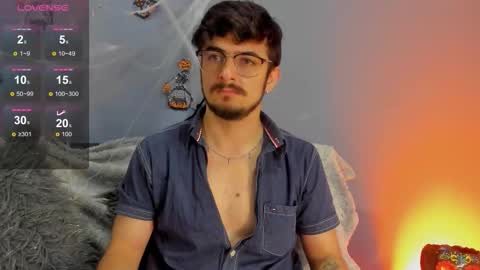 Snapshot of aaronfuentes7 chatting on October 14, 7:06 pm aaronfuentes7 online show from October 14, 7:06 pm