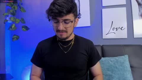 Snapshot of aaronfuentes7 chatting on September 16, 11:08 pm aaronfuentes7 online show from September 16, 11:08 pm