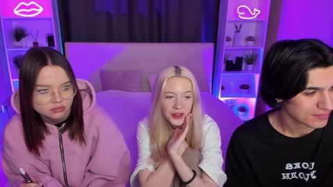 Fiona and Harry online show from January 25, 2:25 pm