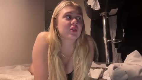 ababyy2901 online show from October 19, 4:06 am