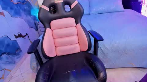 abbigailtomas online show from January 15, 1:20 pm