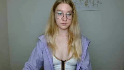 Abby Lovense is active online show from November 3, 10:38 am