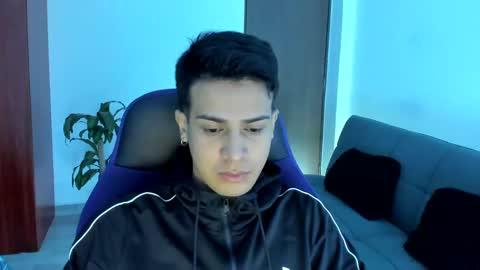 Independence model AbelAsburgo online show from November 17, 12:46 am