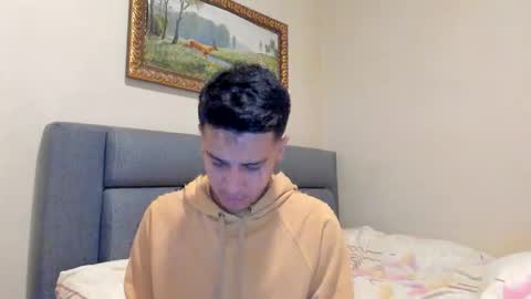 Independence model AbelAsburgo online show from September 16, 11:30 pm