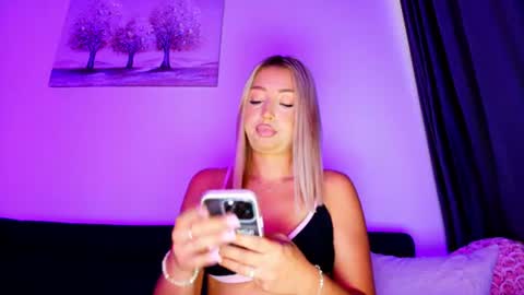 abella_soleill online show from July 26, 6:00 am