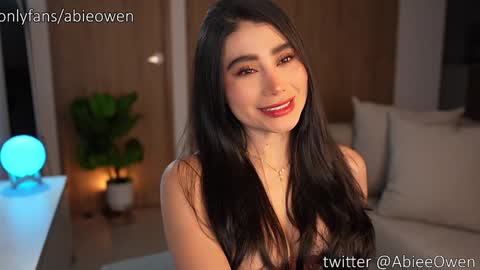 abie_owen online show from March 10, 11:18 pm
