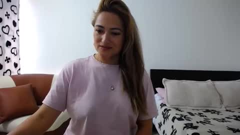 ximena online show from December 4, 1:22 pm