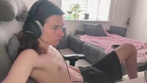 hi  cum in pvt noi extra tip online show from June 12, 1:10 pm