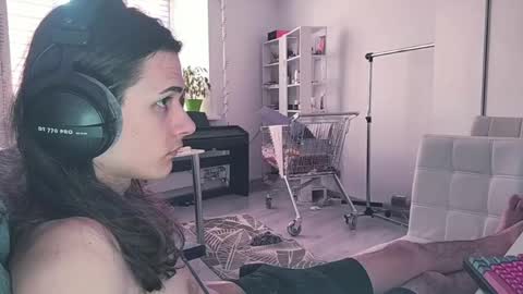 hi  cum in pvt noi extra tip online show from April 2, 2:13 pm