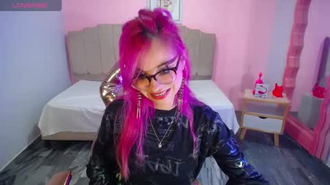 abril_ch_ online show from October 4, 10:46 am