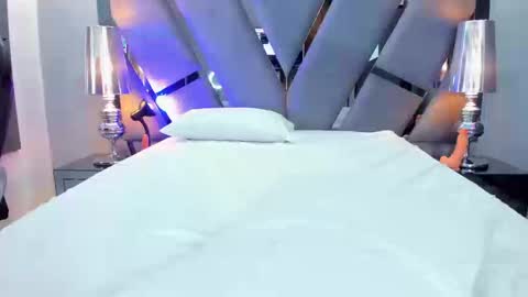 abril_monroe_ online show from September 25, 4:19 am