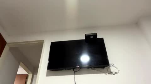 abrilsantosxo online show from May 9, 8:04 pm