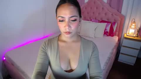 Snapshot of absolutely_gurjuice69 chatting on February 25, 8:42 pm Hope online show from February 25, 8:42 pm