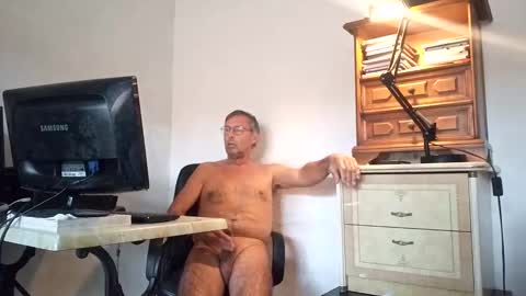 actifboy06 online show from January 1, 3:14 pm
