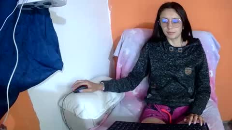 Ada naugthy28 online show from May 5, 10:37 pm