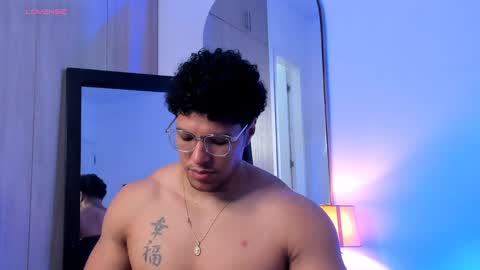 adambrocs1 online show from April 3, 2:13 pm