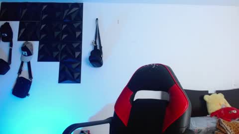 ADAM online show from November 27, 4:58 pm