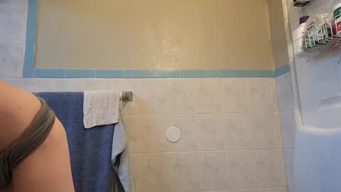 adamllamas online show from November 17, 9:17 pm