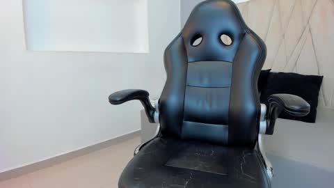 Adams Bobby online show from January 10, 11:48 am