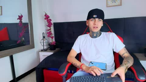 AdamsWalkerr  online show from April 8, 12:41 pm