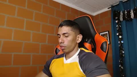 Snapshot of adan_sin1 chatting on January 30, 2:58 pm Adan Sin online show from January 30, 2:58 pm