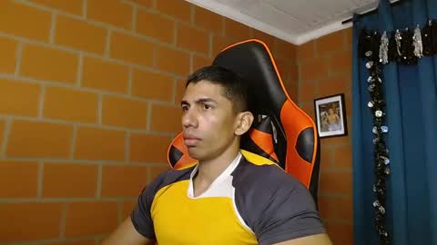 Snapshot of adan_sin1 chatting on February 6, 2:37 pm Adan Sin online show from February 6, 2:37 pm