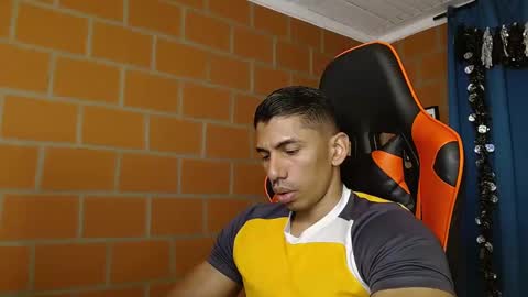 Snapshot of adan_sin1 chatting on January 28, 6:49 pm Adan Sin online show from January 28, 6:49 pm