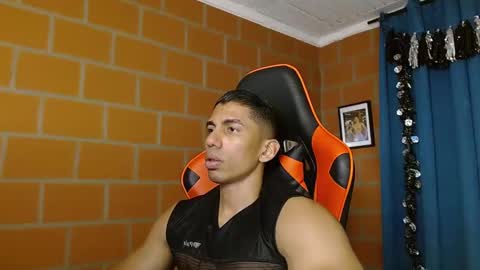 Snapshot of adan_sin1 chatting on January 29, 7:00 pm Adan Sin online show from January 29, 7:00 pm