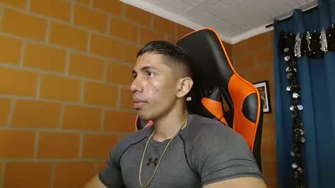 Snapshot of adan_sin1 chatting on February 18, 6:47 pm Adan Sin online show from February 18, 6:47 pm