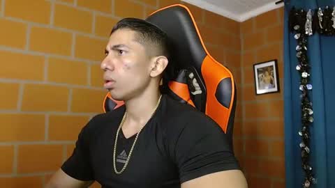 Snapshot of adan_sin1 chatting on February 21, 2:27 pm Adan Sin online show from February 21, 2:27 pm