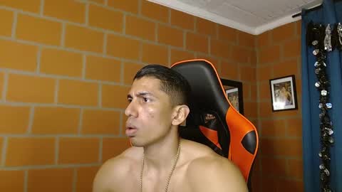 Snapshot of adan_sin1 chatting on February 22, 11:13 pm Adan Sin online show from February 22, 11:13 pm