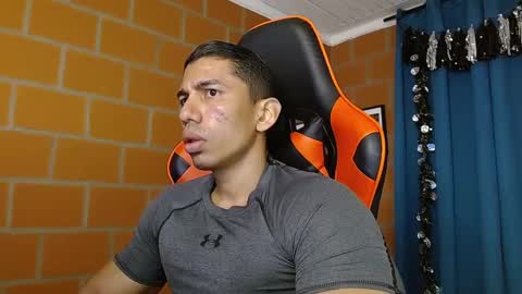 Snapshot of adan_sin1 chatting on February 10, 2:48 pm Adan Sin online show from February 10, 2:48 pm