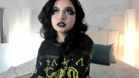 Ade  online show from March 11, 11:15 pm