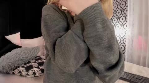 Ade  online show from November 20, 8:06 pm